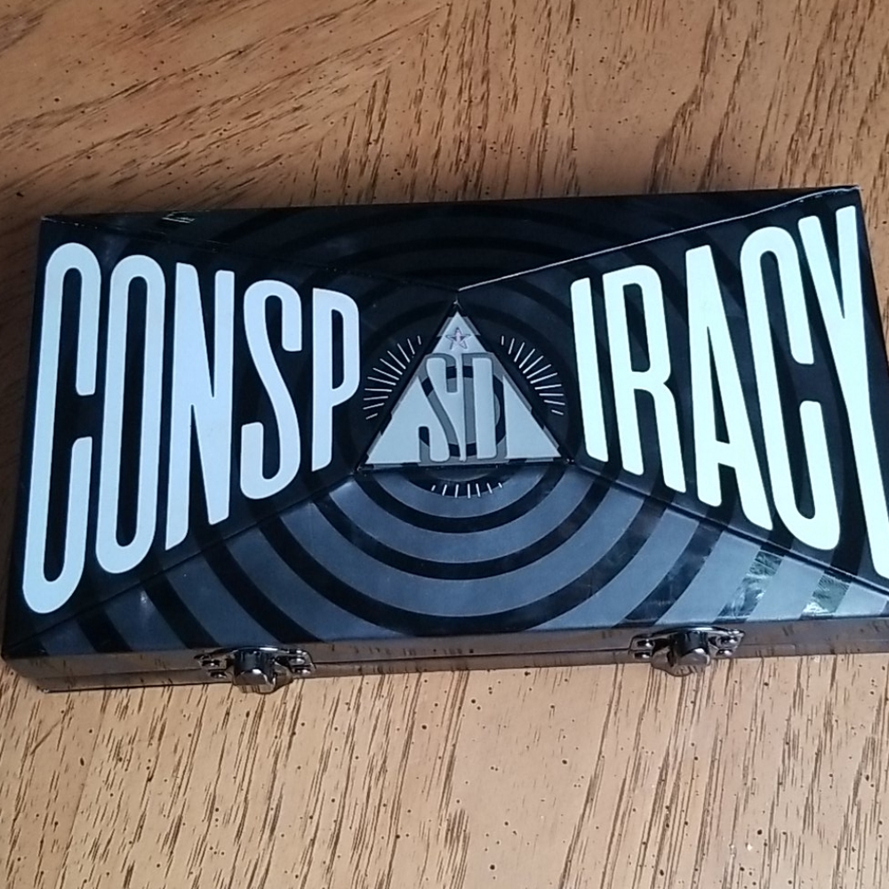 Conspiracy Palette